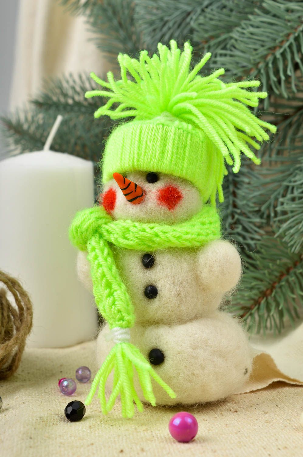 Peluche bonhomme de neige faite main décorative en laine feutrée Déco de Noël photo 1