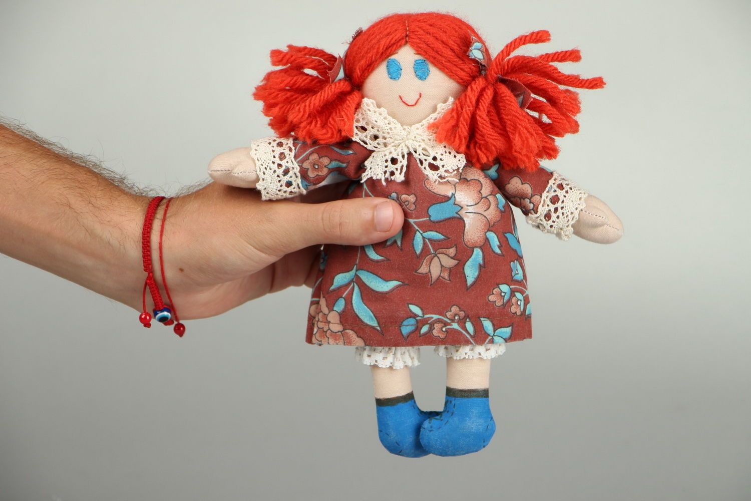 Puppe Mascha mit roten Haaren foto 2