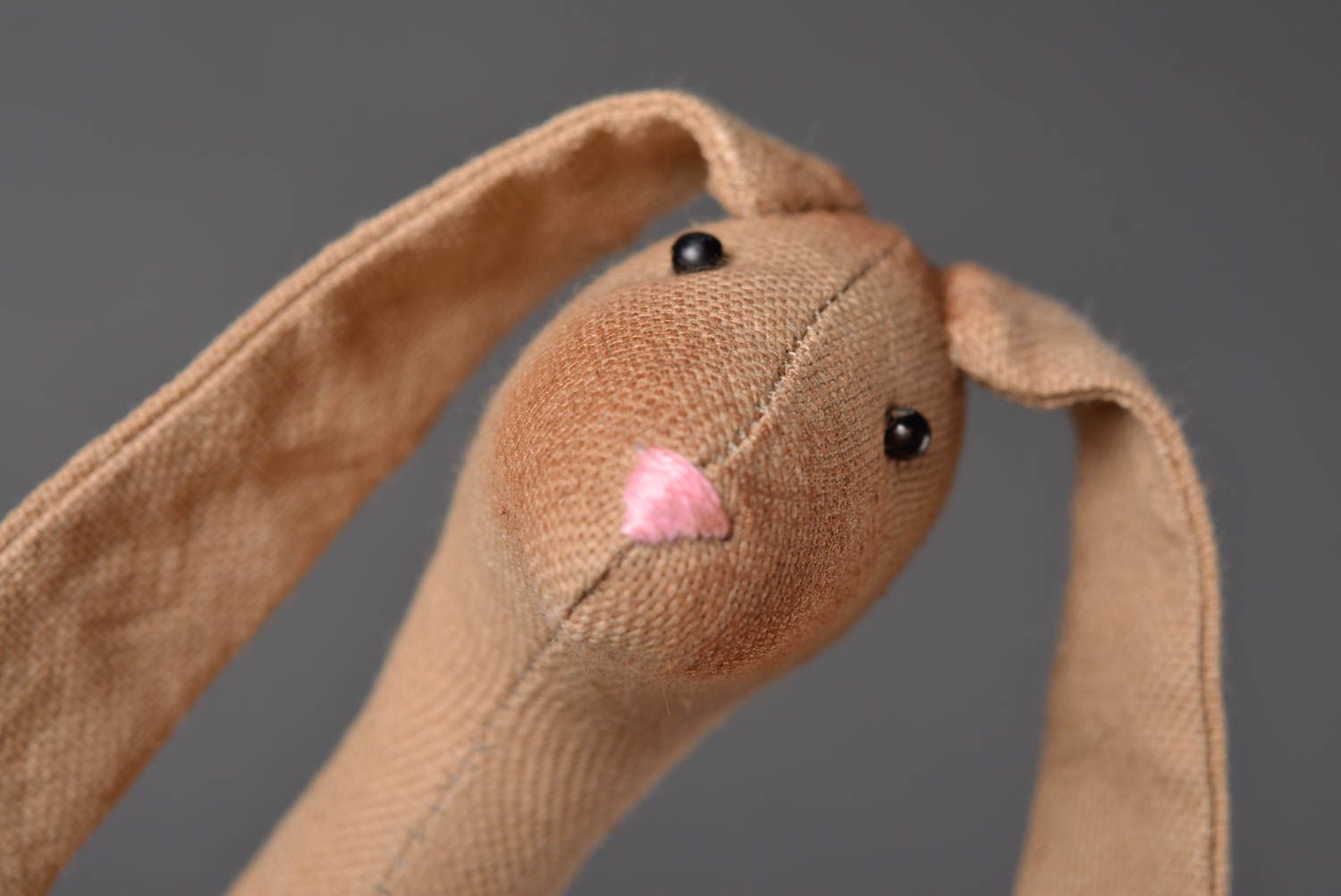 Jouet fait main Peluche en tissu lapin design Cadeau original pour enfant photo 2