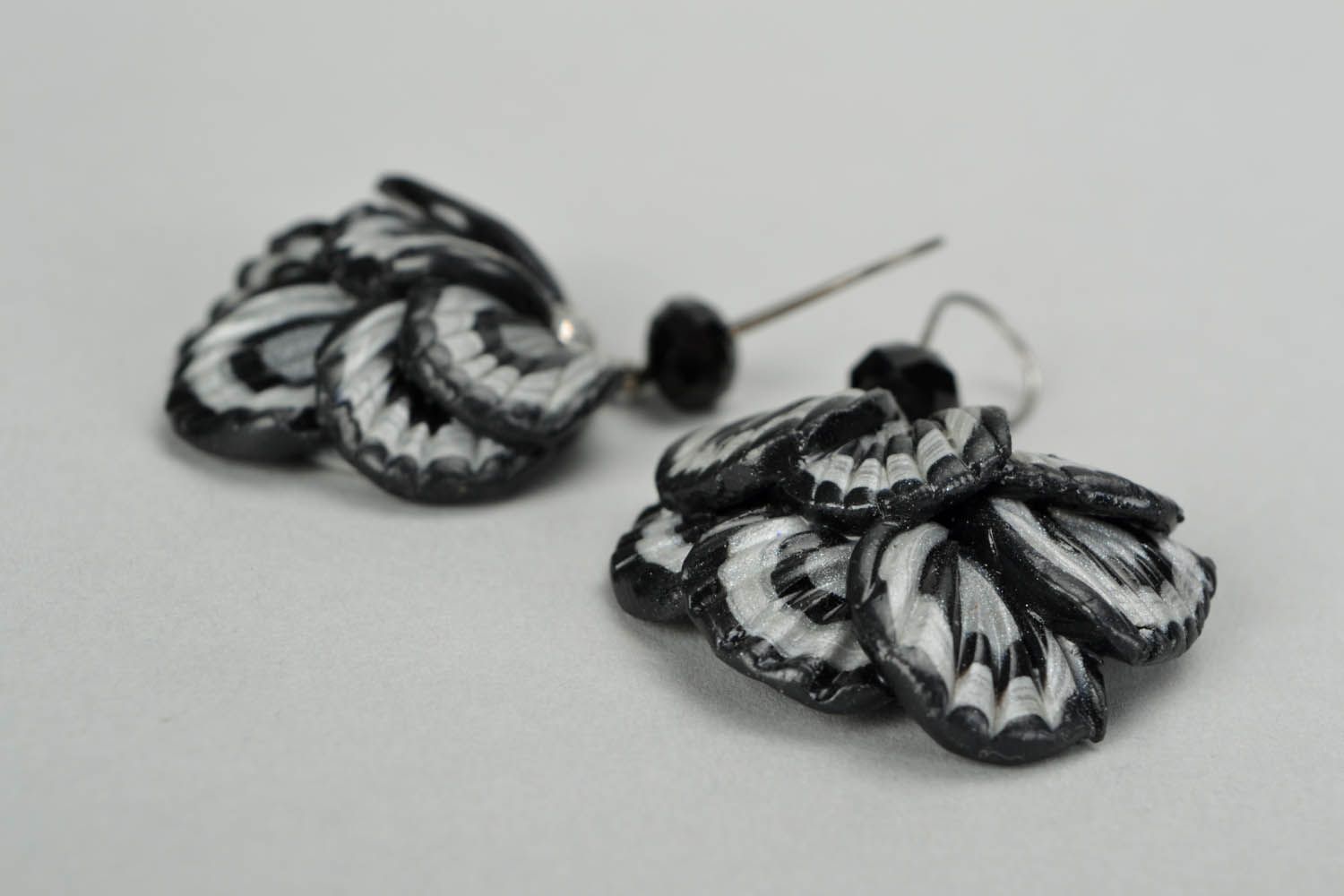 Boucles d'oreilles noir et blanc Ailes de papillon  photo 3