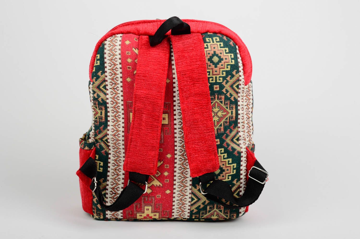 Сумка рюкзак ручной работы рюкзак из ткани детский рюкзак красный с узорами фото 4
