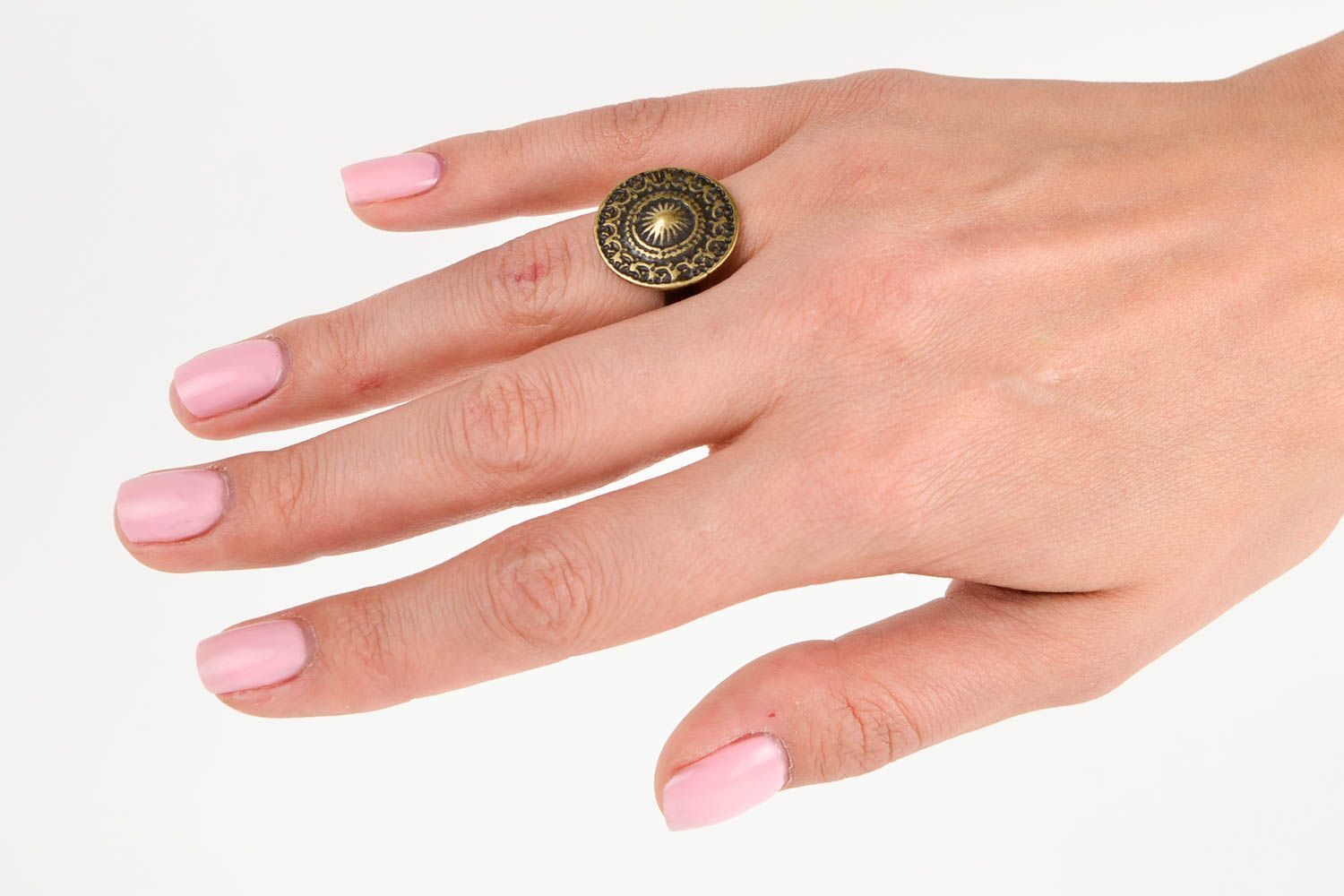 Кольцо ручной работы металлическое украшение стильное женский перстень фото 2