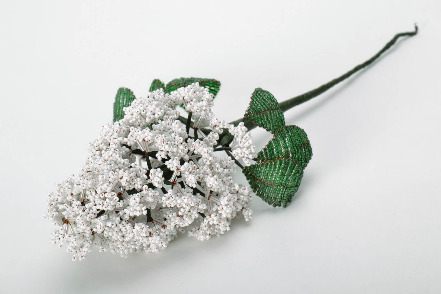 Branche décorative de lilas en perles de rocailles photo 3