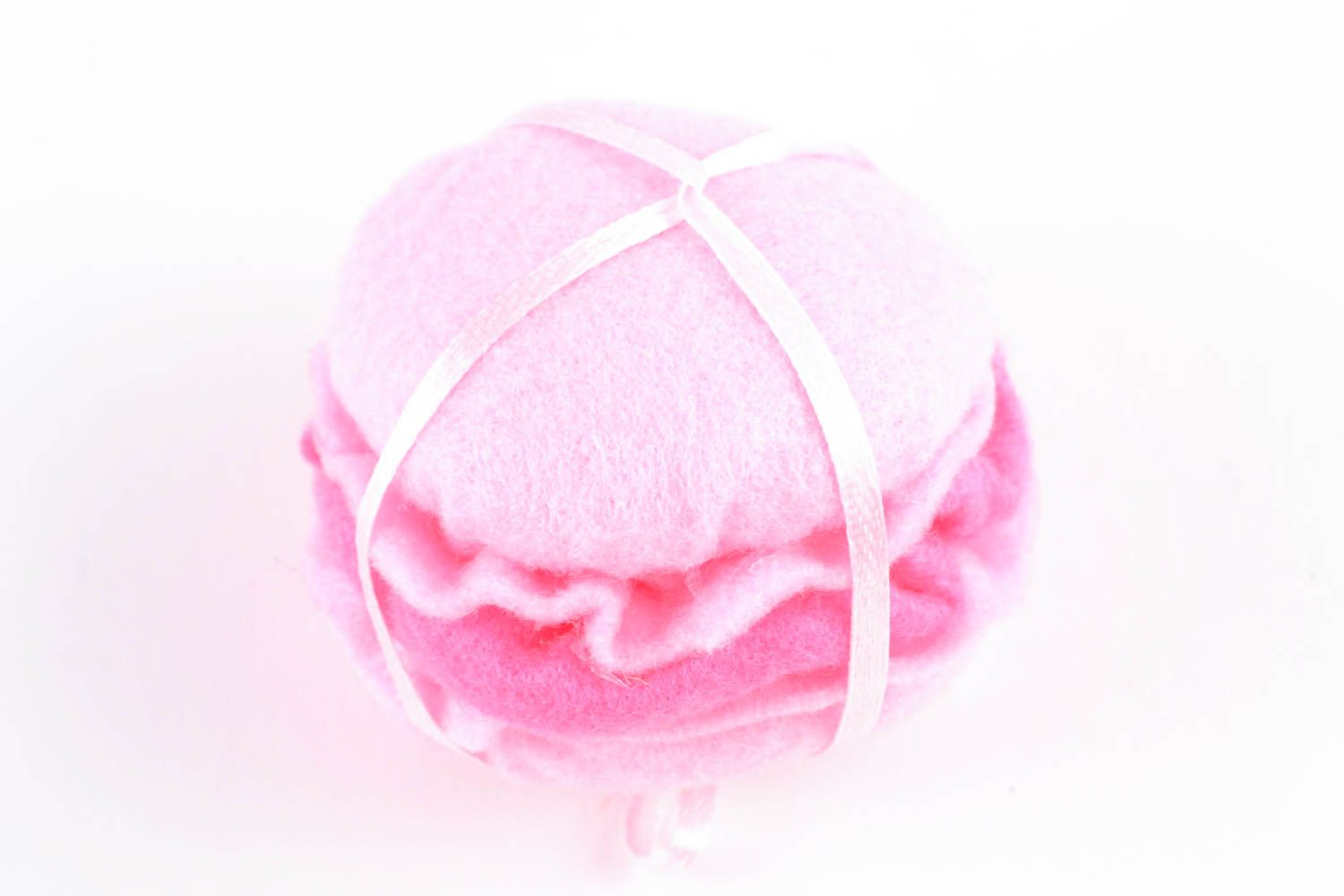 Joli pique-aiguille en feutrine Macaron rose fait main décoration de créateur photo 3