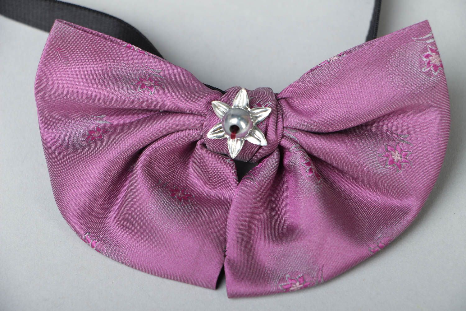 Extravagant bow tie for women photo 2