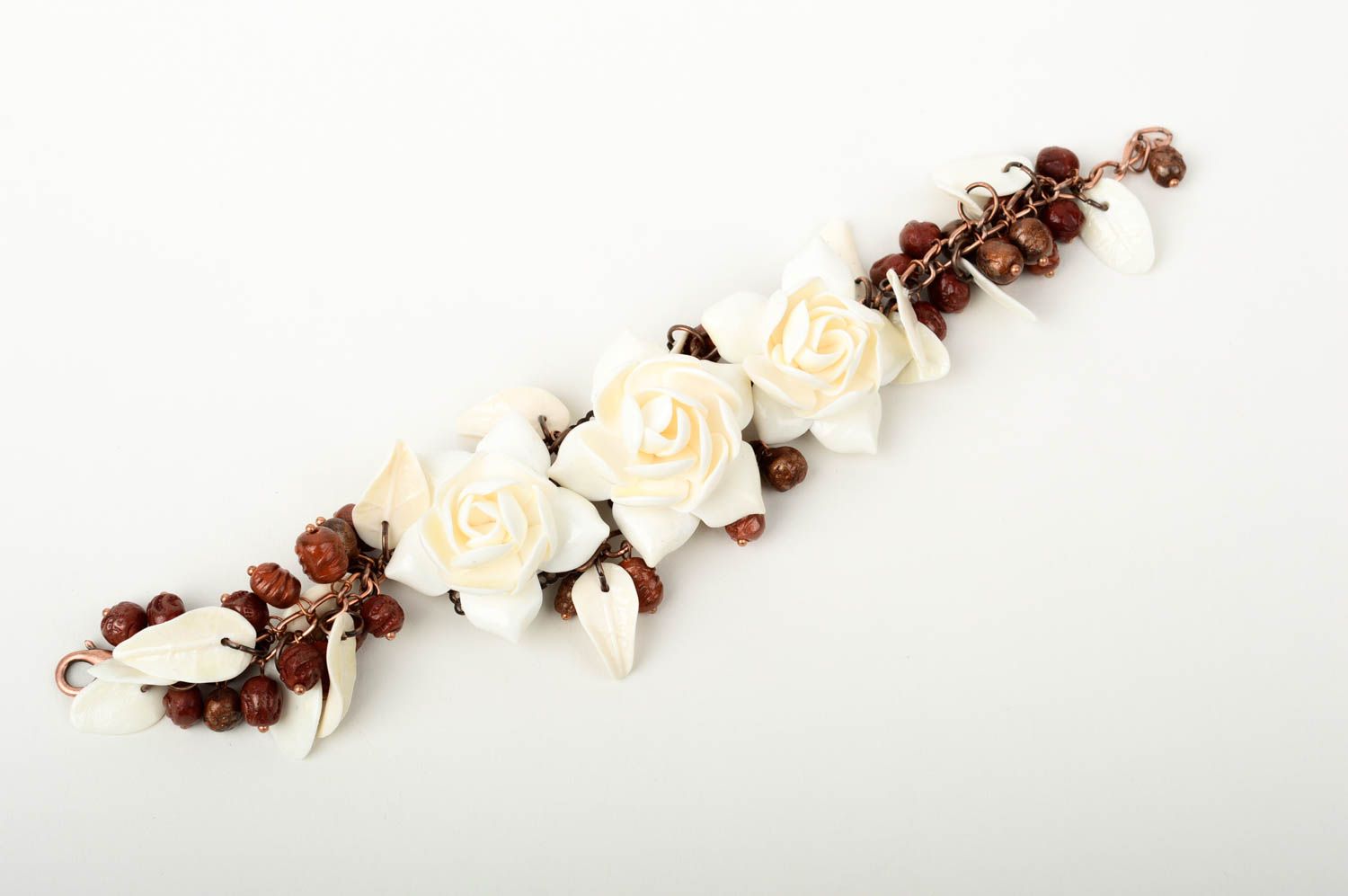 Bracelet fleurs claires Bijou fait main en pâte polymère original Cadeau femme photo 1