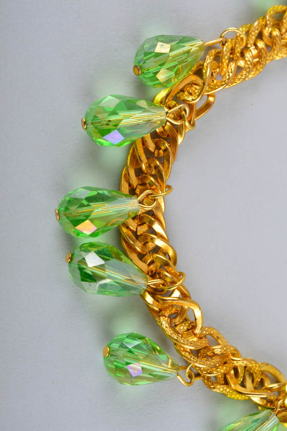 Collier chaîne avec cristaux verts Bijou fait main original Cadeau femme photo 3
