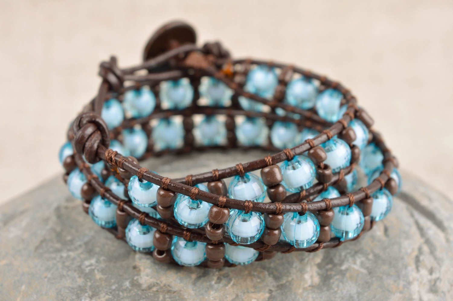 Bracelet perles rocaille Bijou fait main bleu brun 3 tours Accessoire femme photo 1