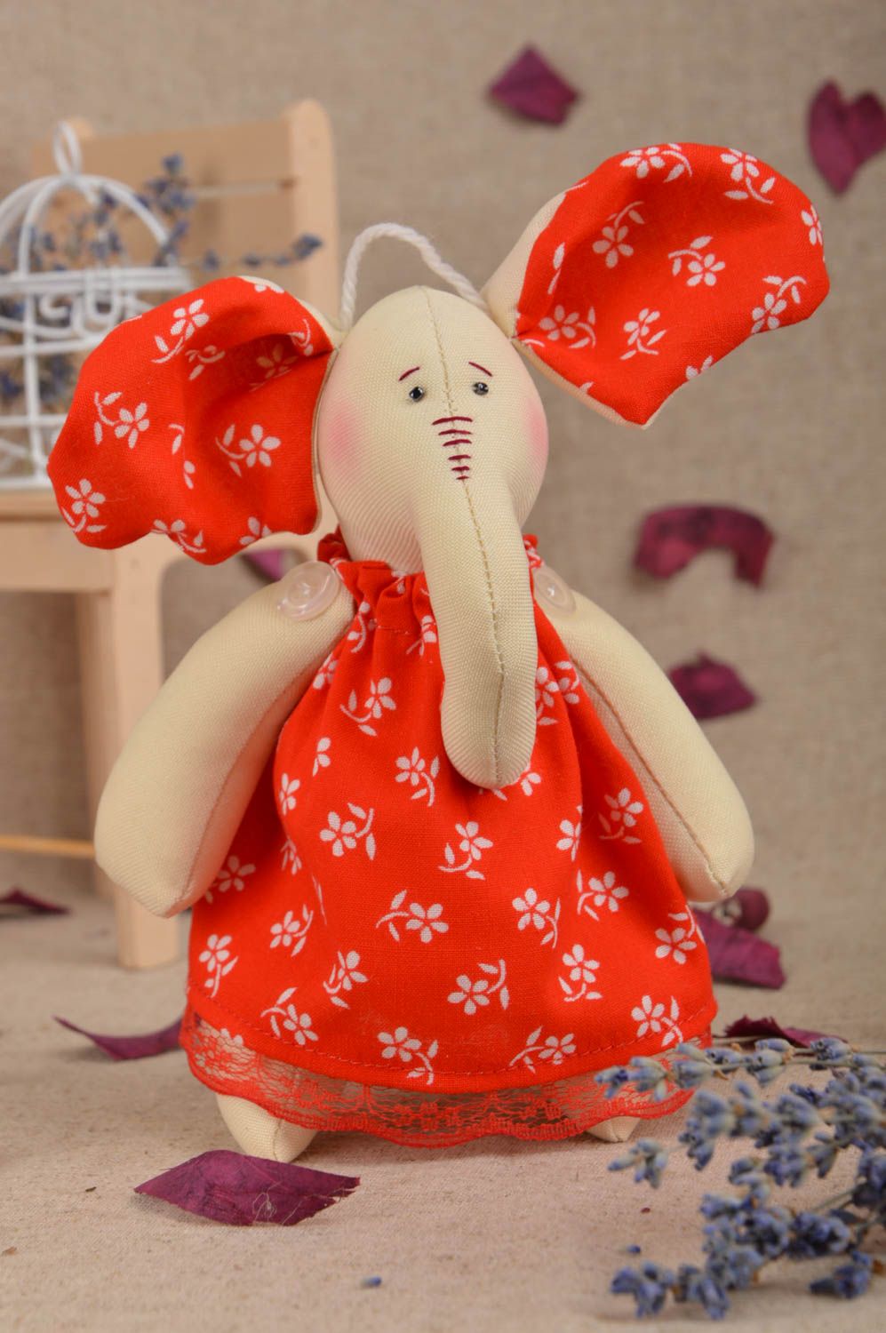 Poupée éléphant faite main avec cordon décoration originale jouet pour enfant photo 1