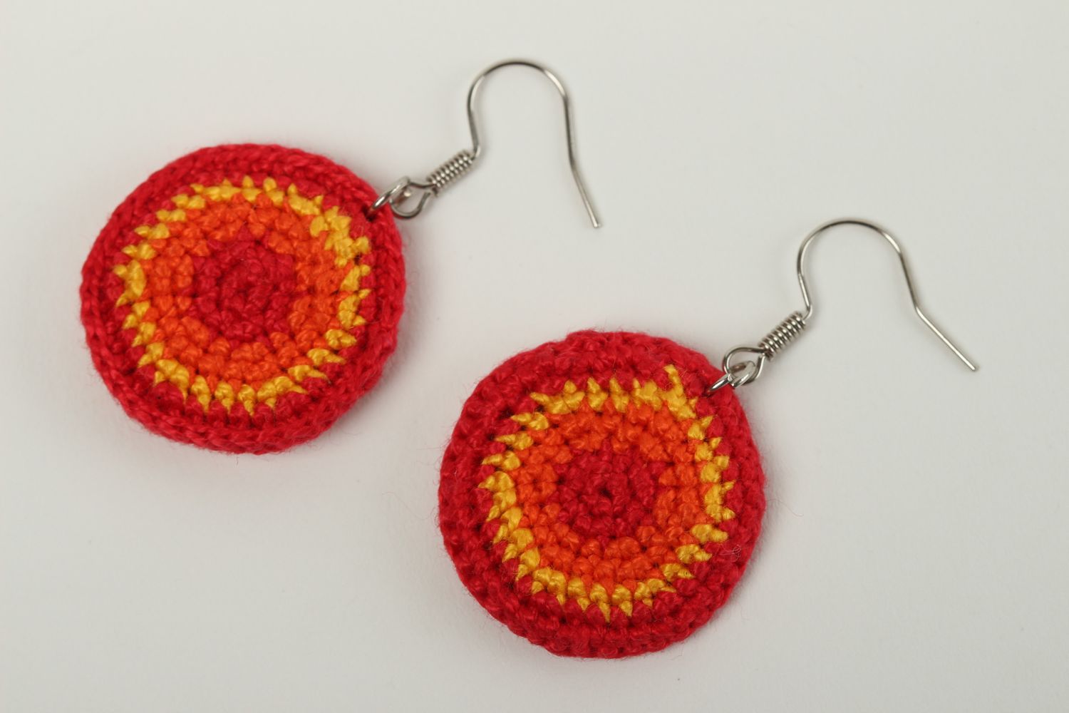 Handmade gehäkelte Ohrringe orange rot Designer Schmuck Accessoire für Frauen  foto 2