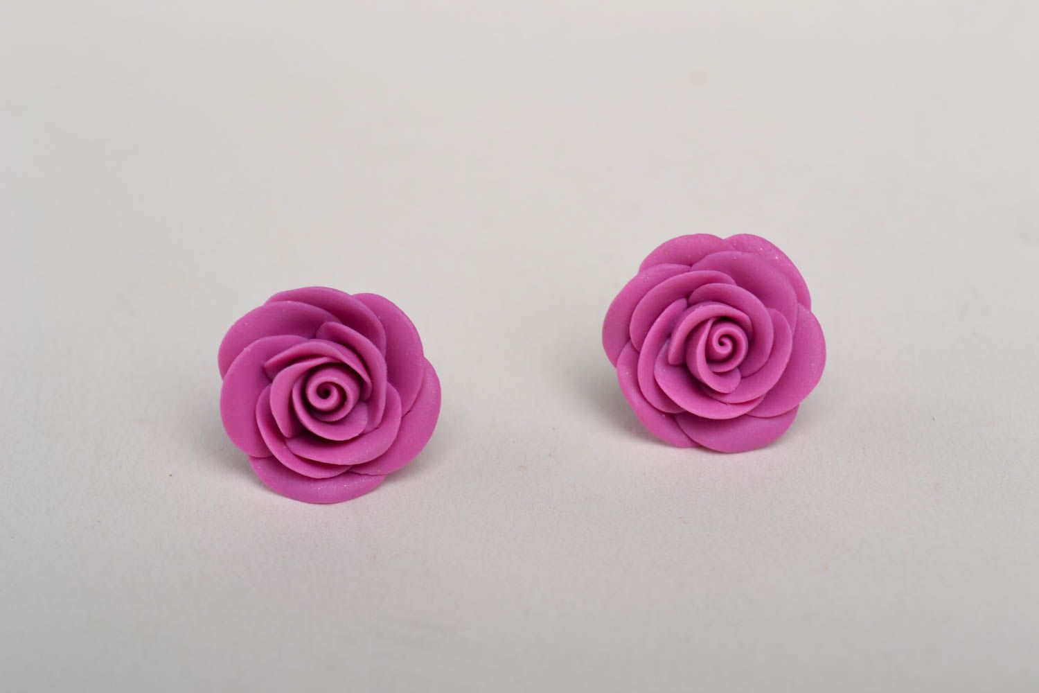 Серьги ручной работы серьги гвоздики розовые розы серьги из полимерной глины фото 2