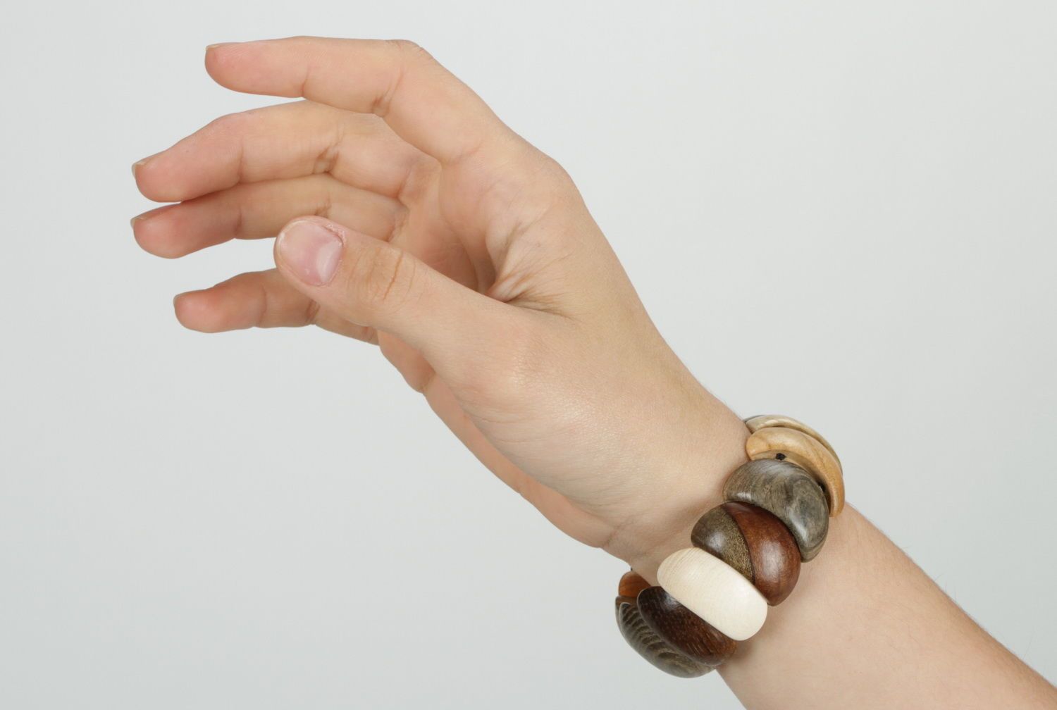Bracciale di legno fatto a mano braccialetto chiaro da polso originale
 foto 6