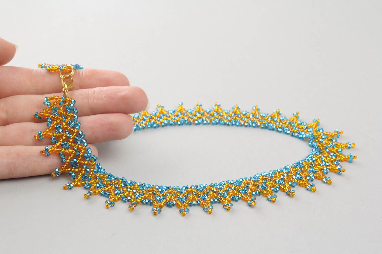 Tender necklace made of beads photo 2