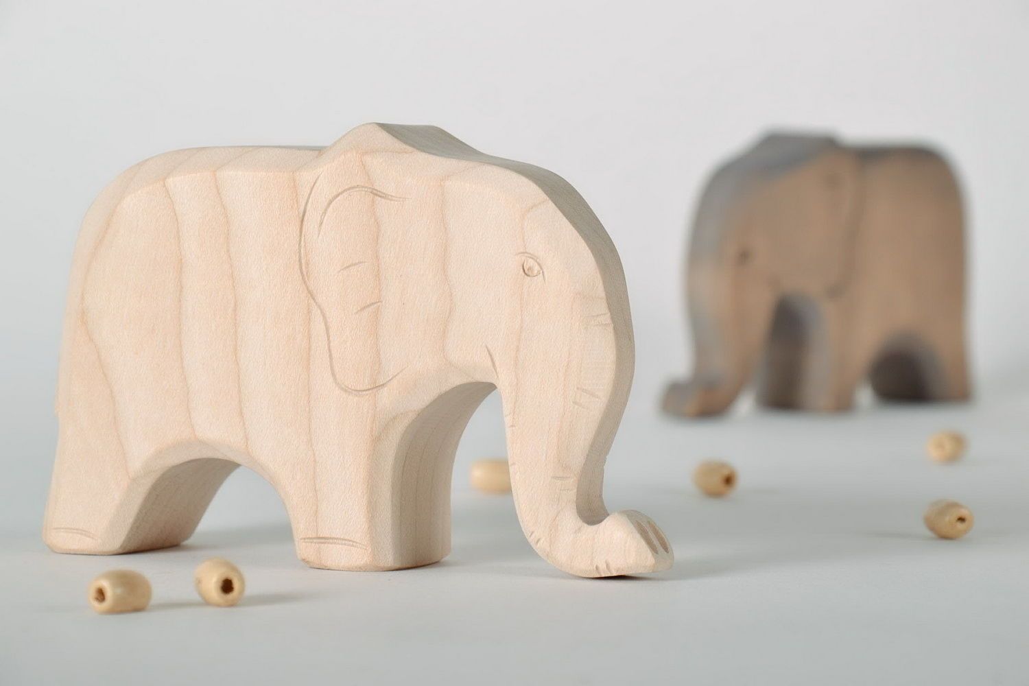 Figurilla de madera “Elefante” foto 2
