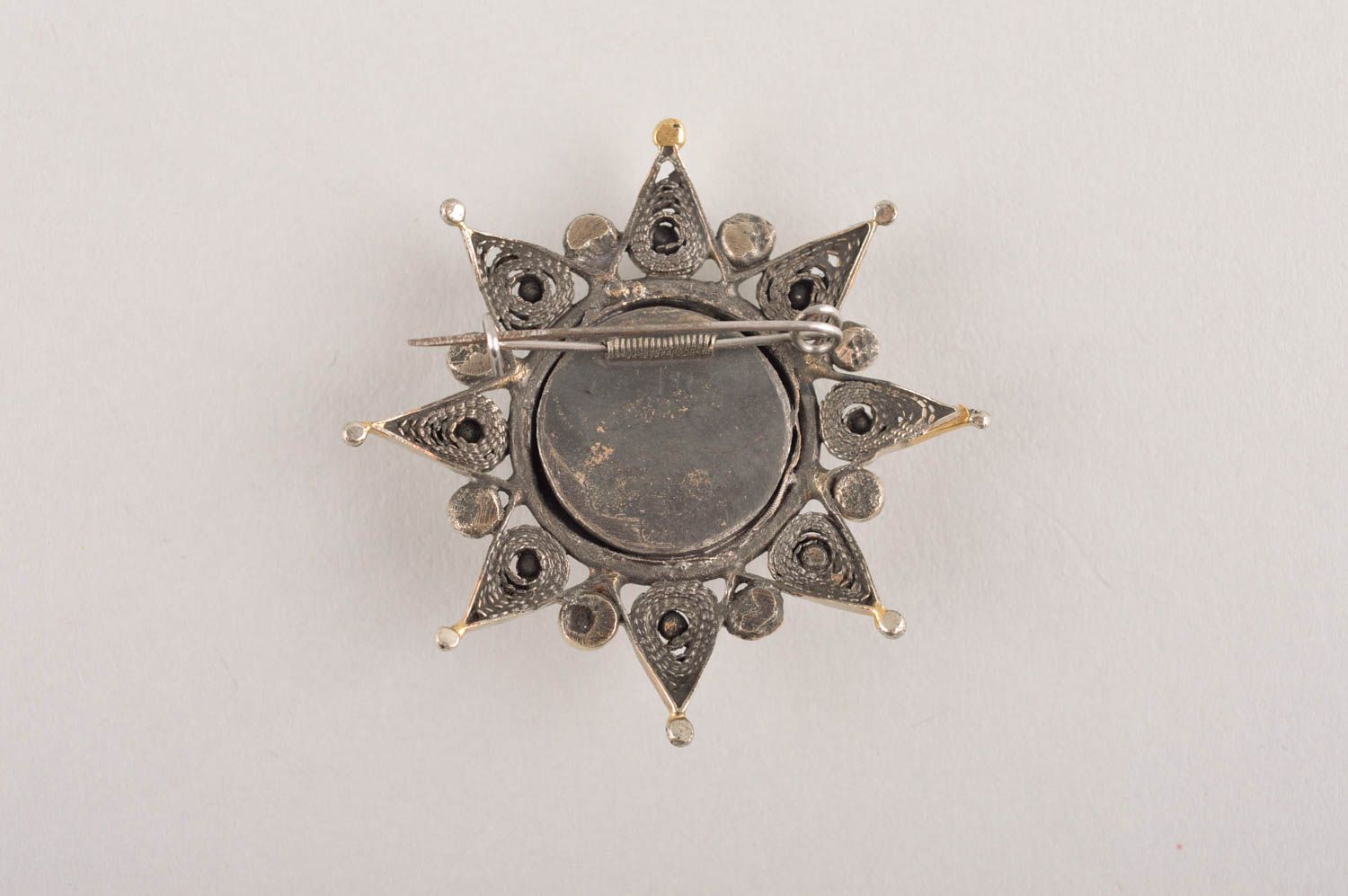 Broche métal Bijou fait main design très beau Accessoire original cadeau photo 4