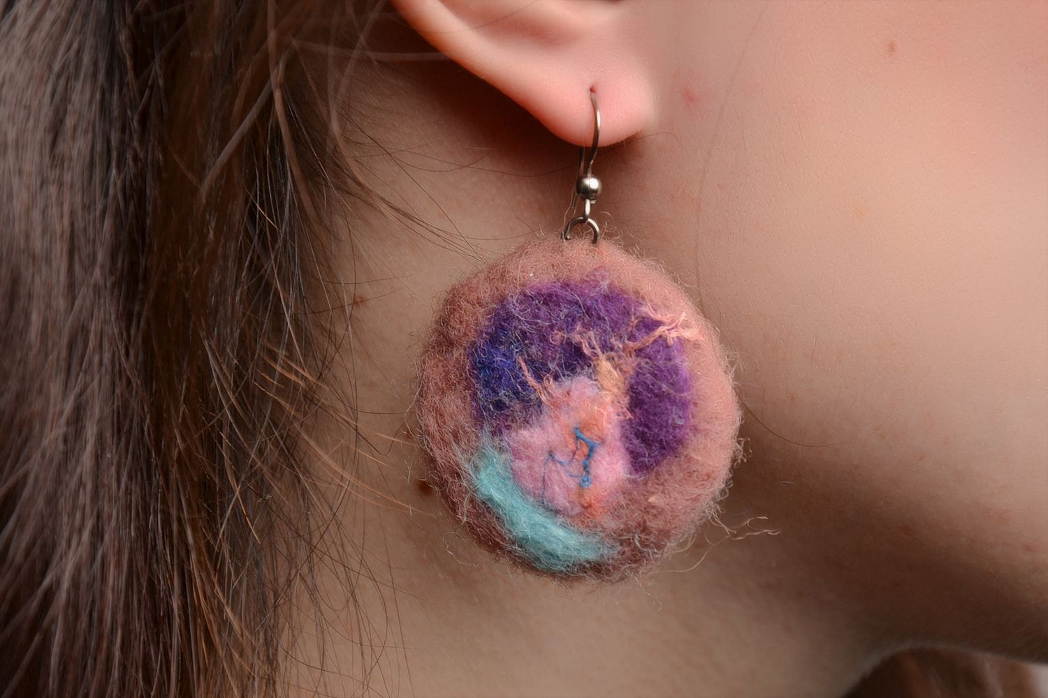 Felted wool round earrings photo 2