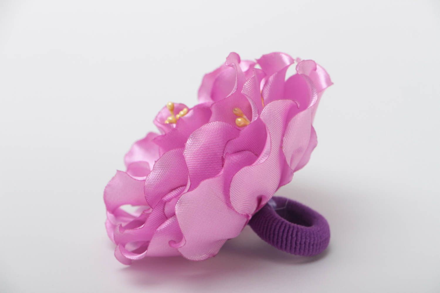 Bunter Stoff Haargummi aus Atlasbändern mit Blume handmade Accessoire foto 3