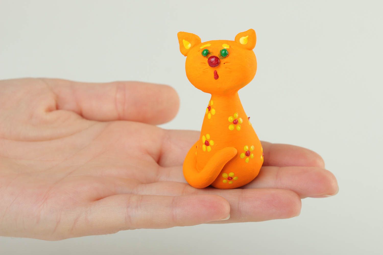 Статуэтка для декора статуэтка ручной работы керамическая фигурка кот в ромашках фото 5