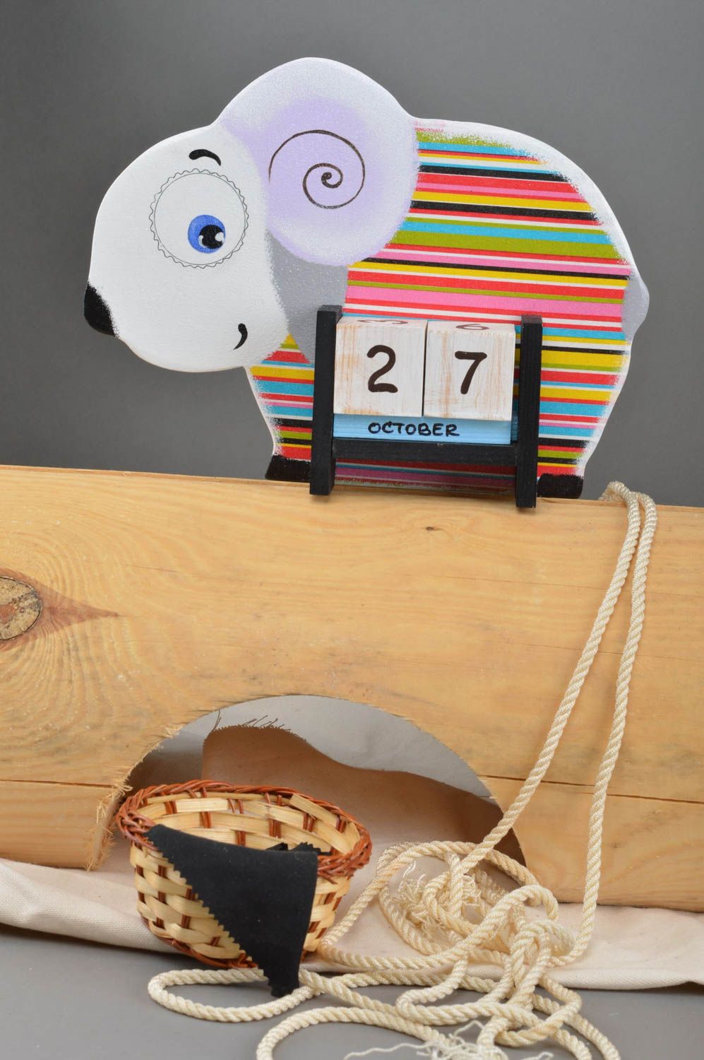 Calendrier perpétuel en bois de table fait main cubes serviettage Mouton rayé photo 1