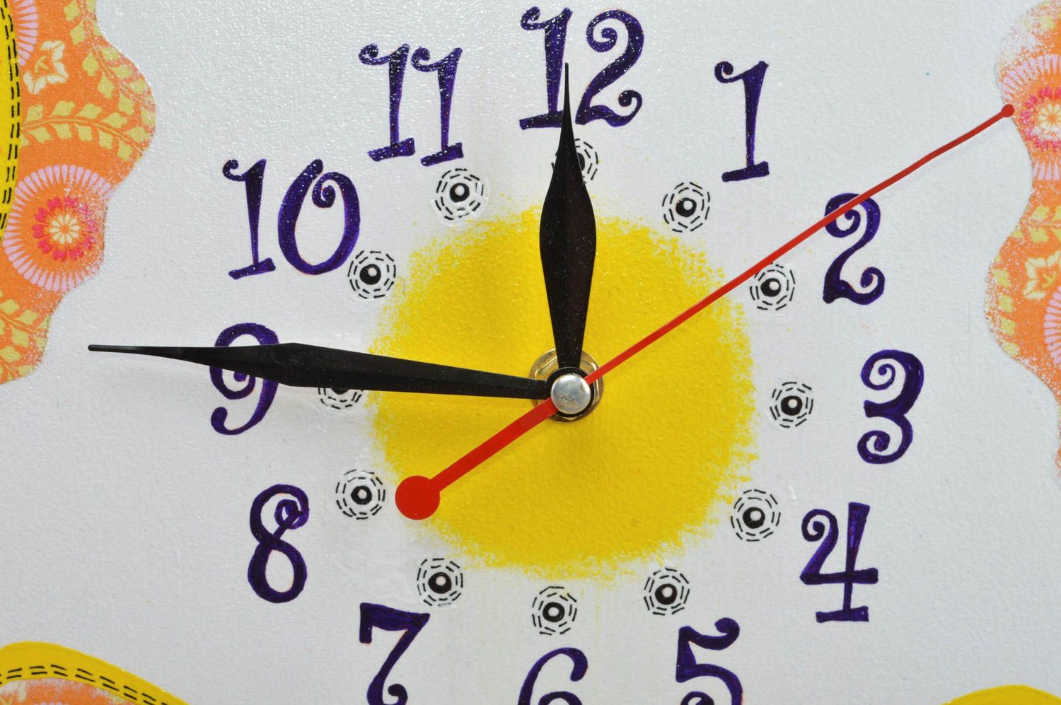 Часы в технике декупаж из фанеры в детскую в виде желтой совы ручной работы фото 2