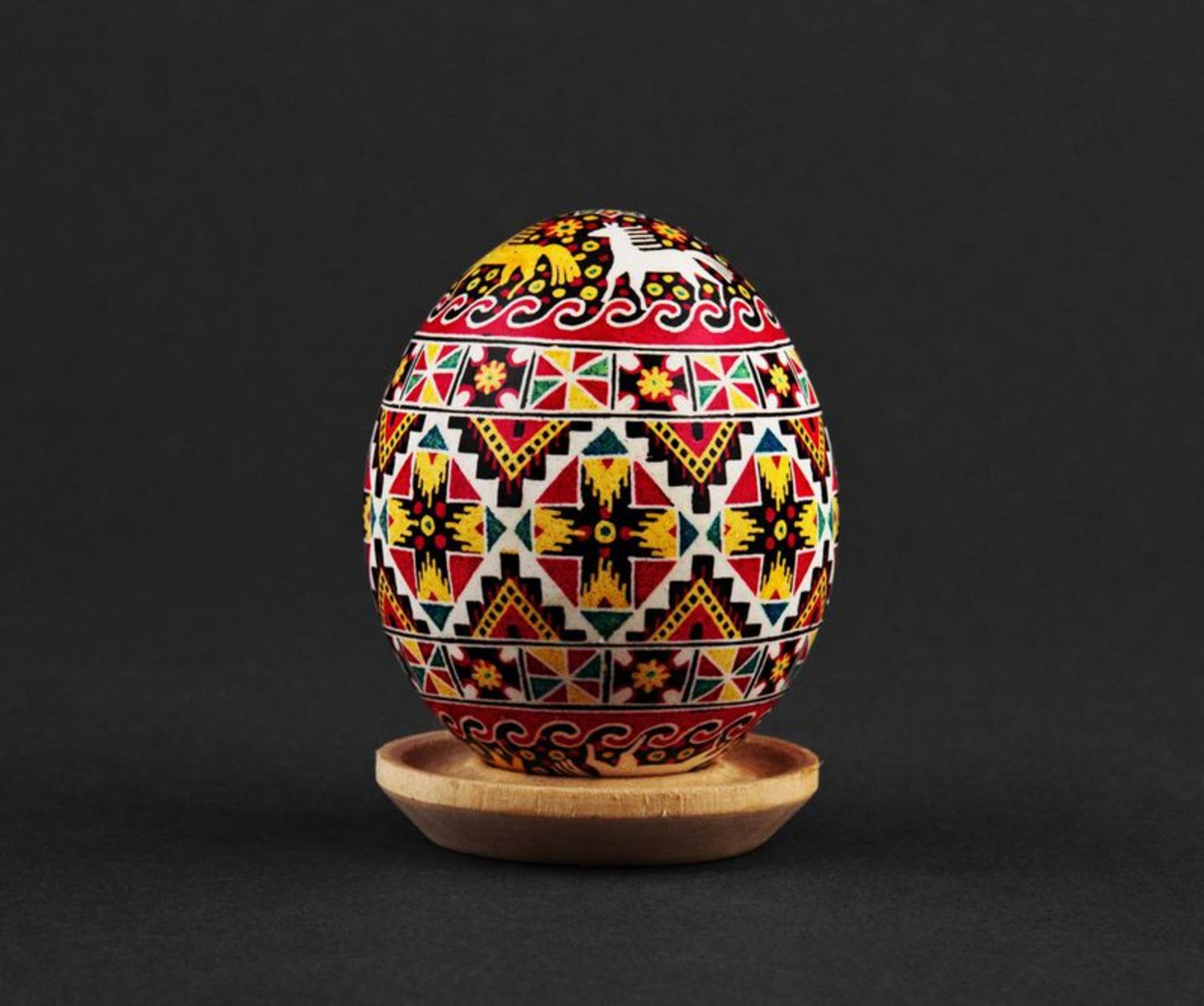 L'uovo pasquale dipinto a mano L'uovo decorativo fatto a mano L'uovo ucraino 
 foto 2