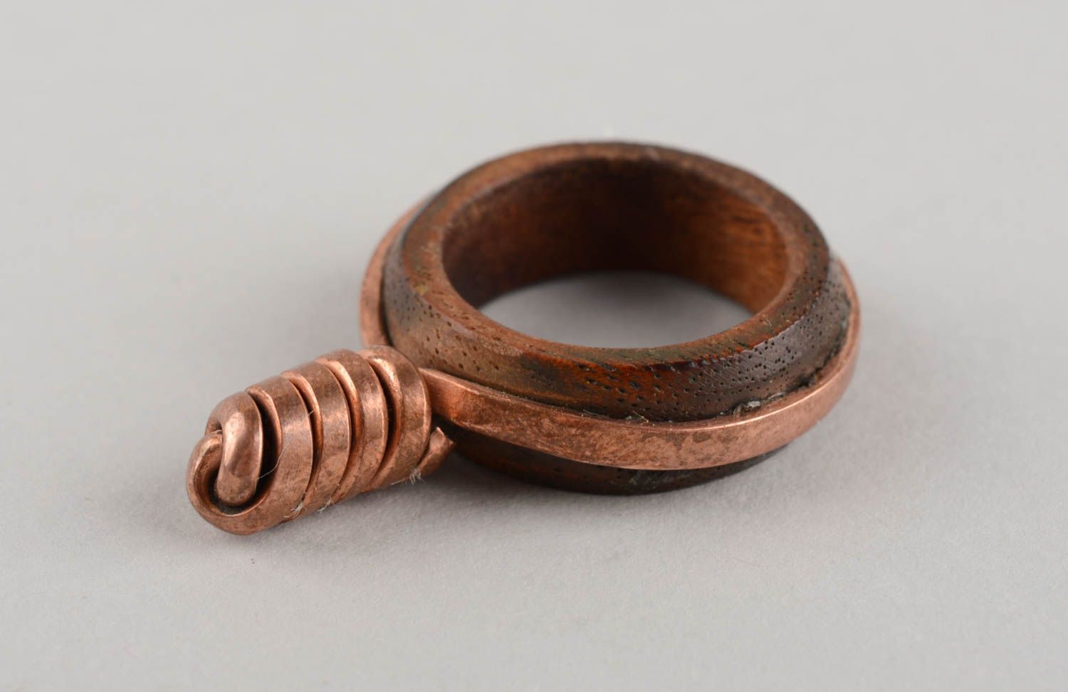 Кольцо из дерева с медью коричневое стильное модное оригинальное ручной работы фото 3