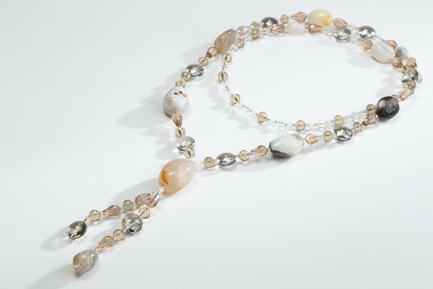 Lange Halskette aus Natursteinen Agat und Kristall  foto 2