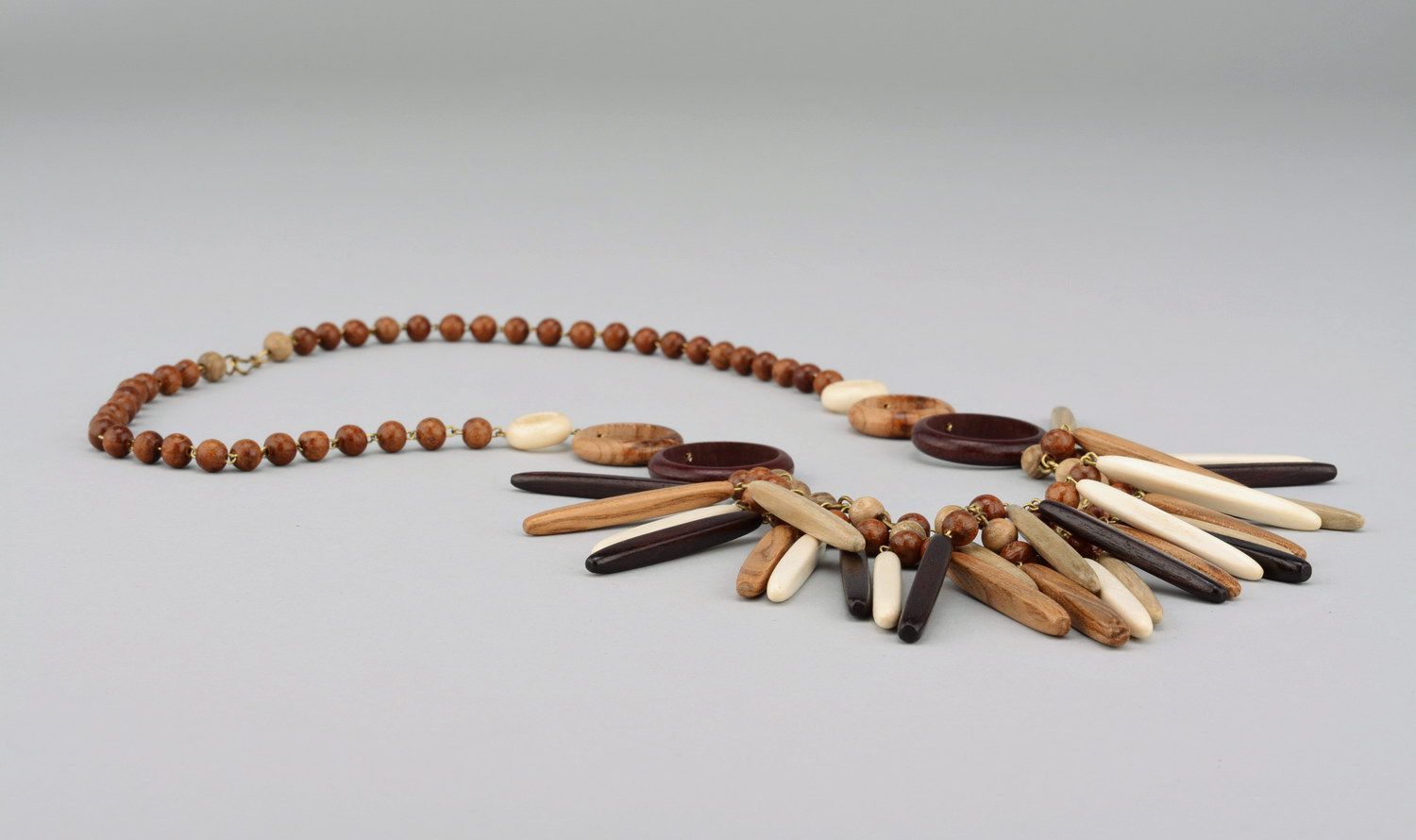 Wooden necklace with clasp photo 1