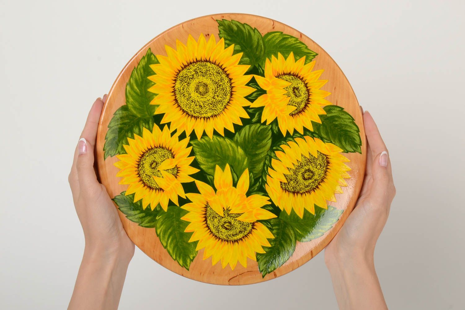 Декоративная тарелка из дерева с подсолнухами светлая расписная ручной работы фото 5
