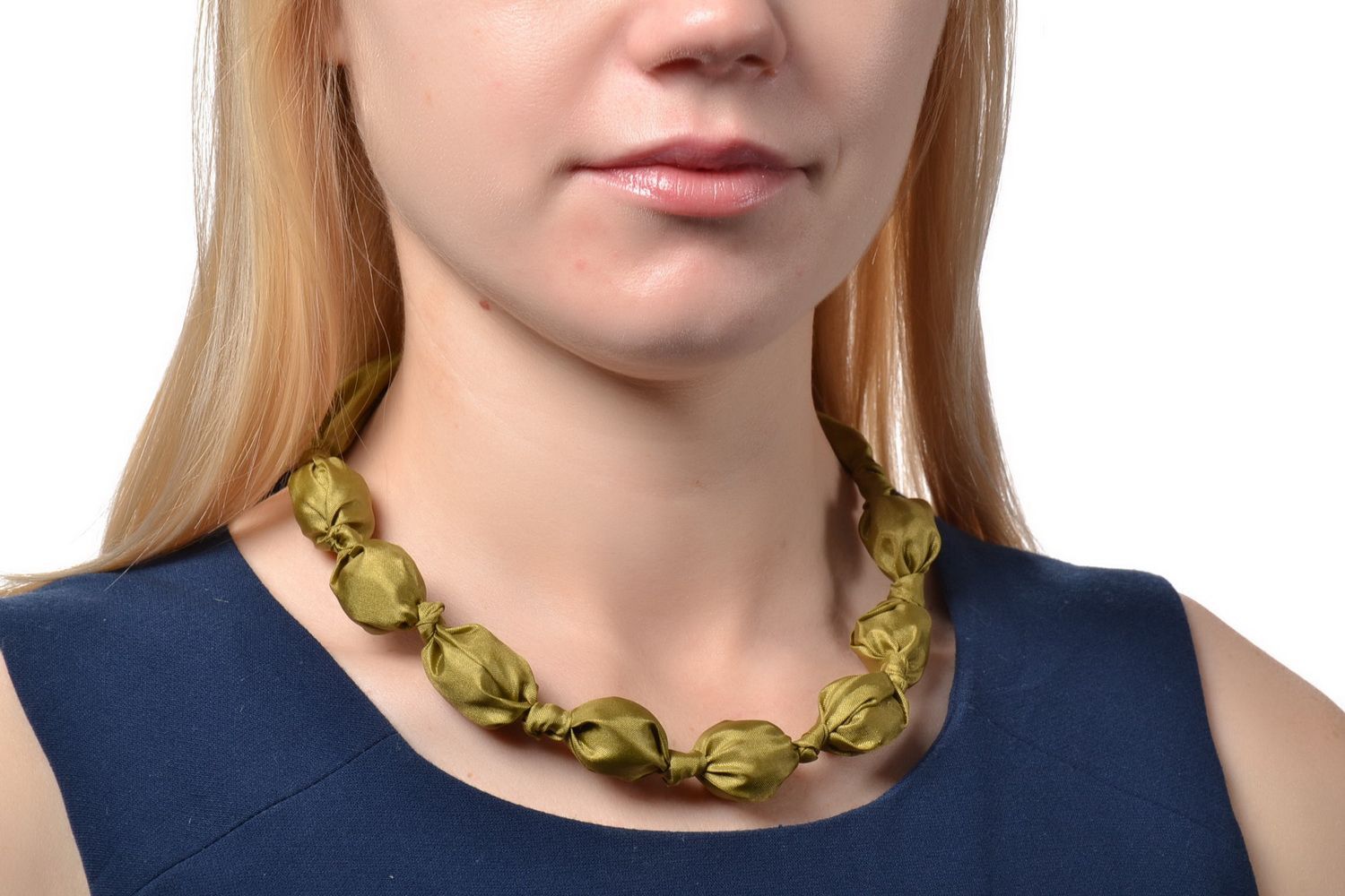 Fabric bead necklace photo 1