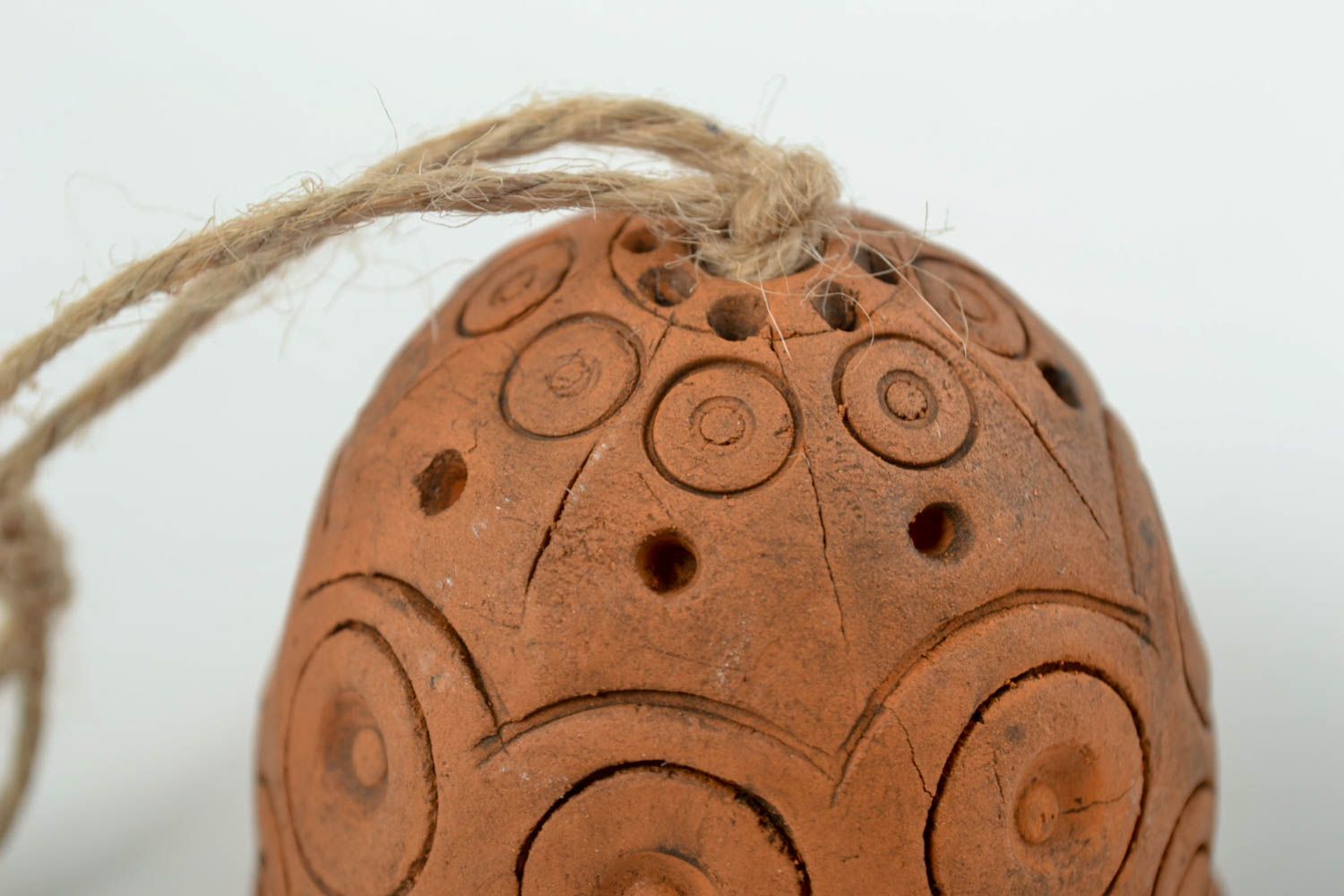 Campanello decorativo etnico fatto a mano in ceramica souvenir in terracotta foto 5