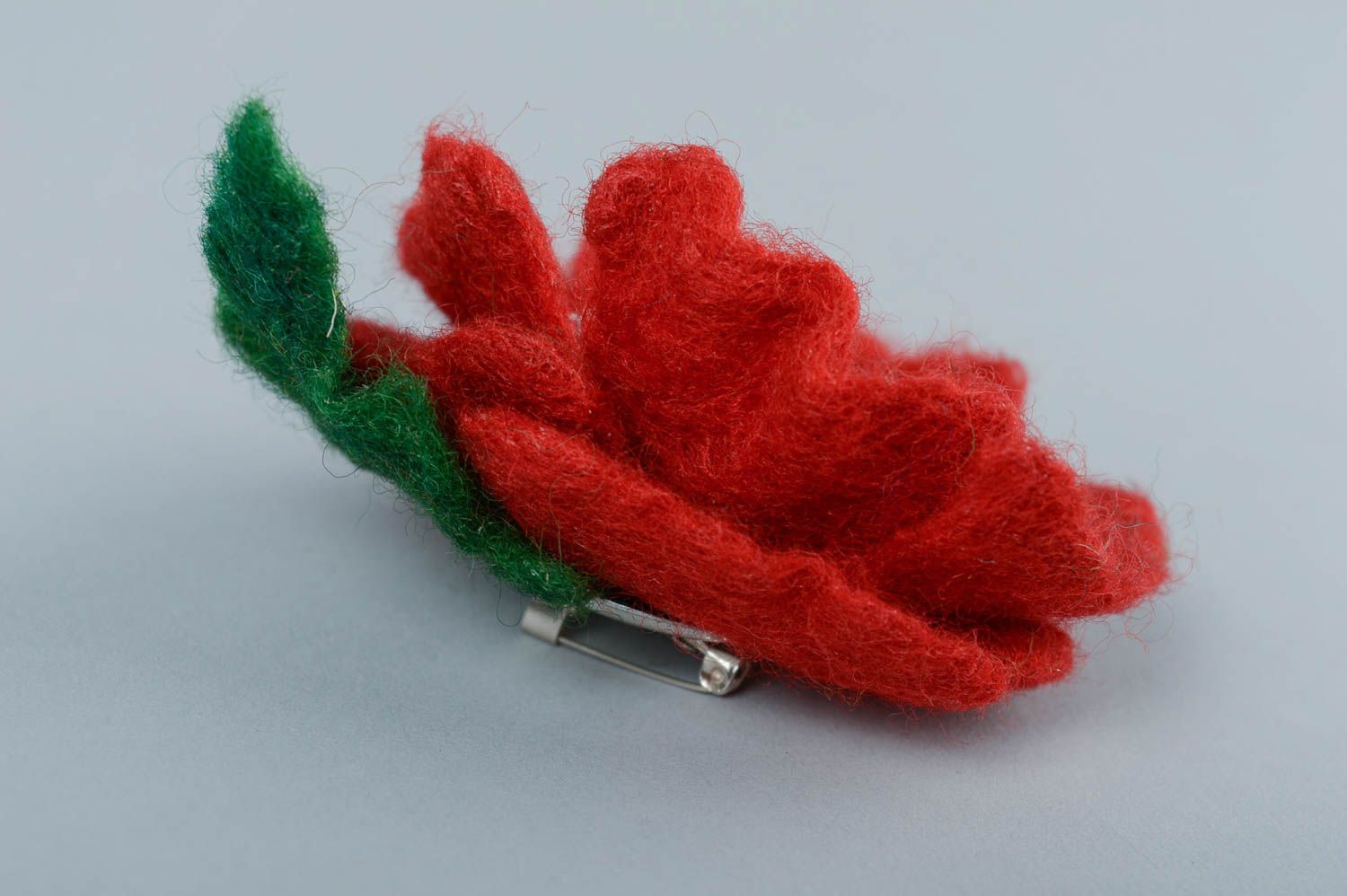 Broche fait main Bijou fantaisie Accessoire femme en laine Pavot rouge fleur photo 3