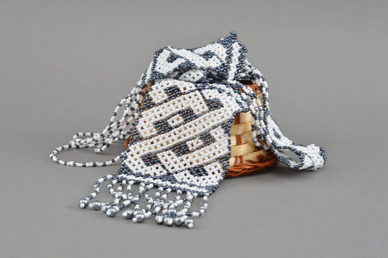 Gerdan aus Glasperlen Ethno Collier schwarz weiß Designer Halskette handmade  foto 1