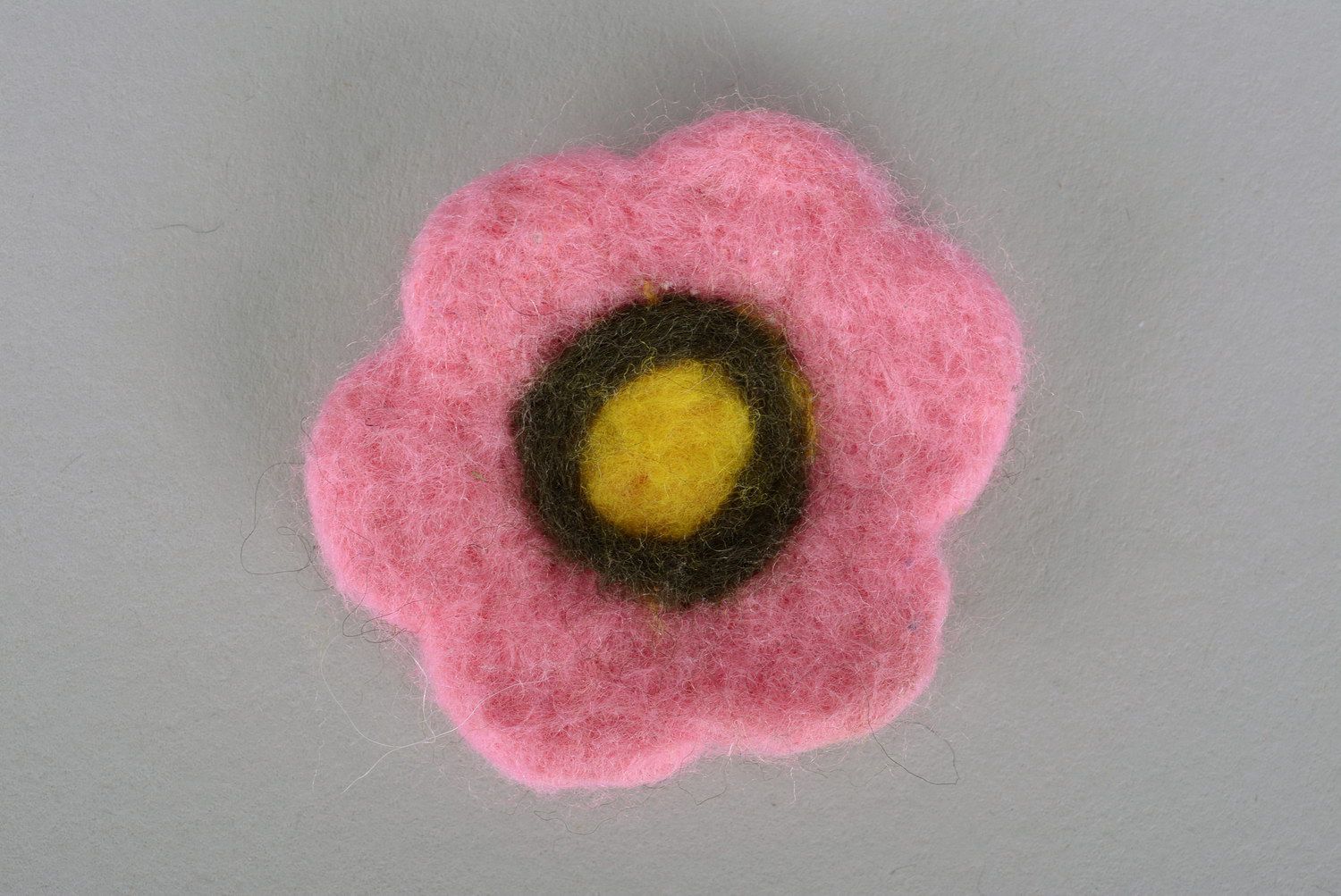 Children's wool brooch Flower photo 4