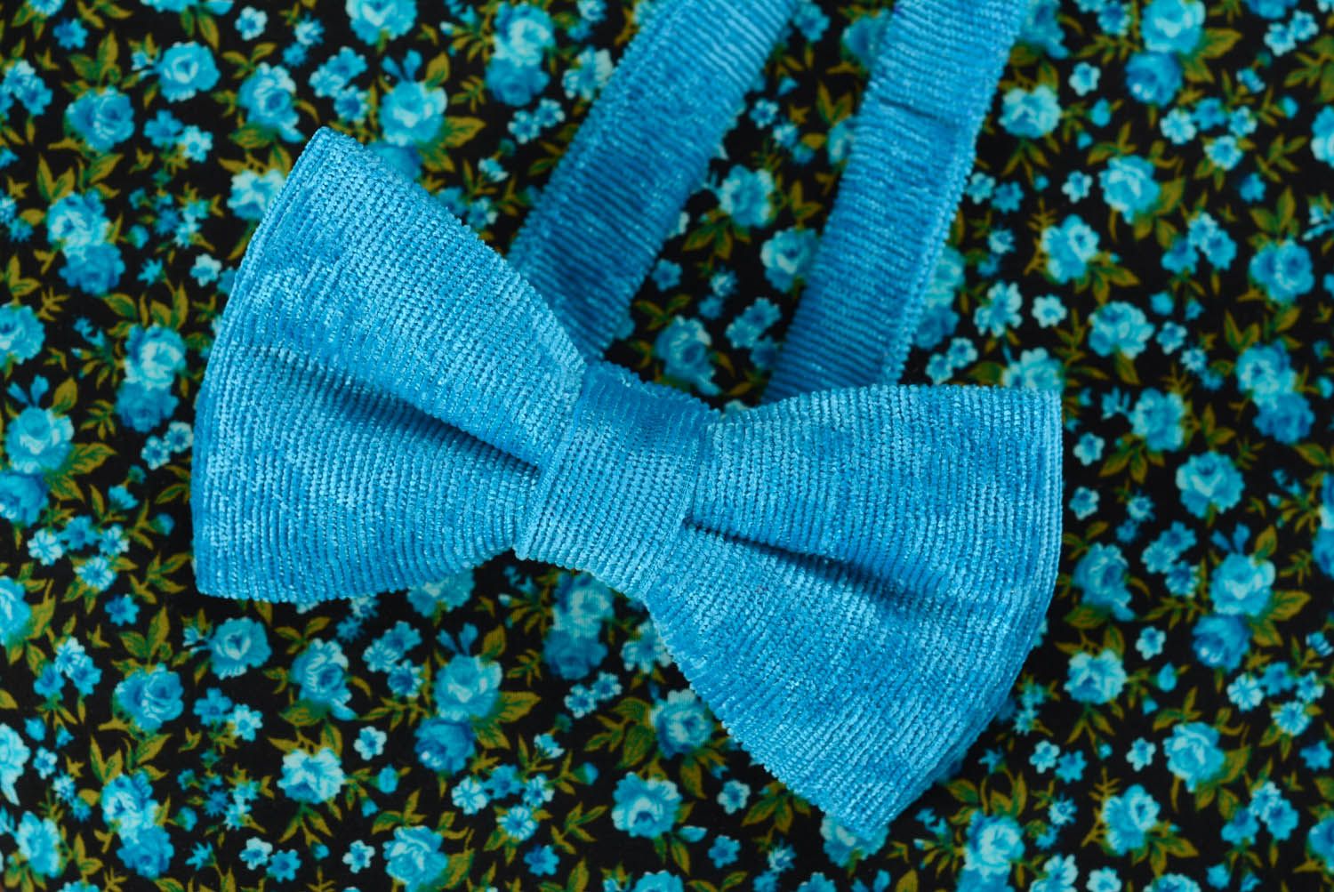Blue velvet bow tie photo 3
