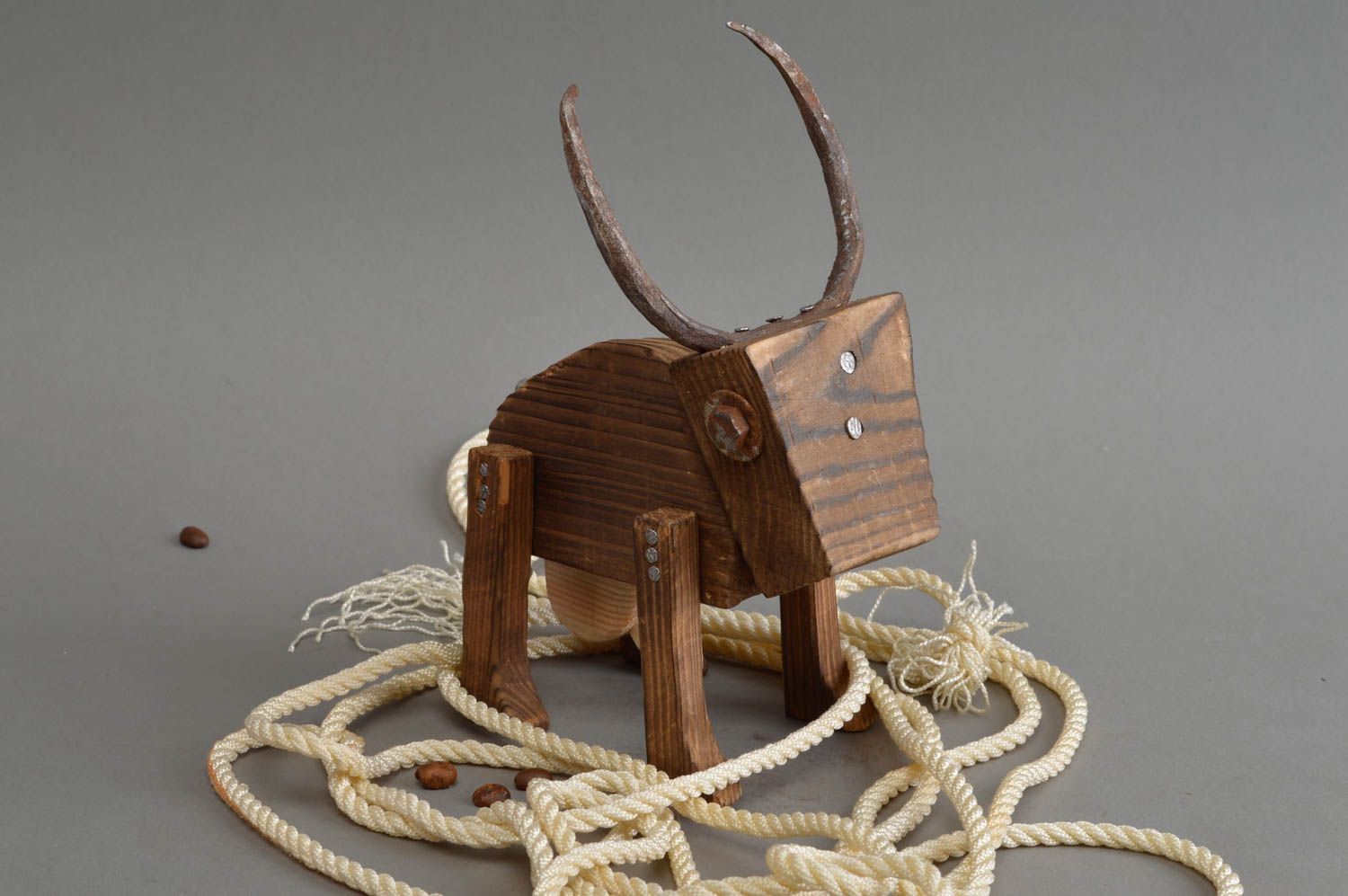 Figura decorativa de madera hecha a mano souvenir original decoración de hogar foto 1