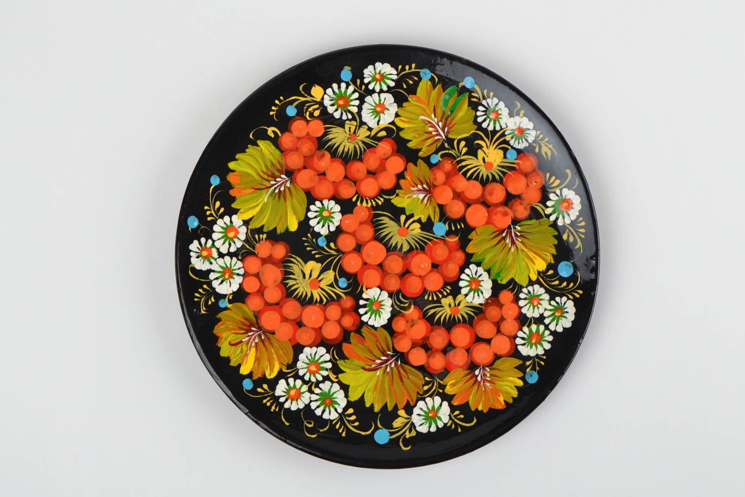 Деревянная тарелка с Петриковской росписью ручной работы для декора на стену фото 4