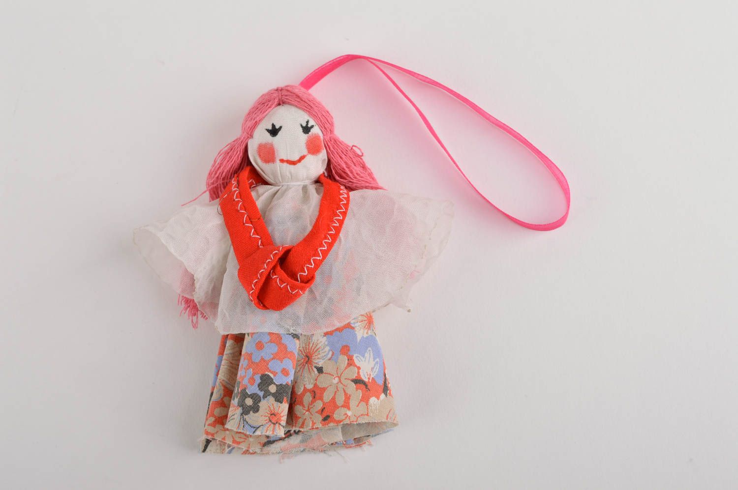 Porte-clé poupée fait main Accessoire design Cadeau original coton tulle fils photo 2