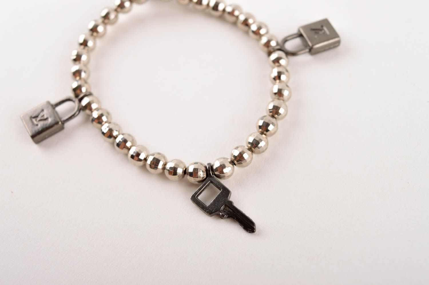 Handmade Damen Armband Ethno Schmuck Designer Accessoire aus Perlen schön grell foto 4