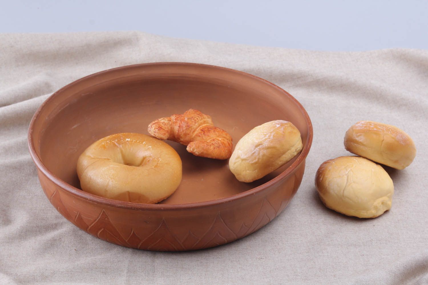 Tigela de argila para frutas ou doces feita à mão louça de cerâmica decorativa artesanal foto 1