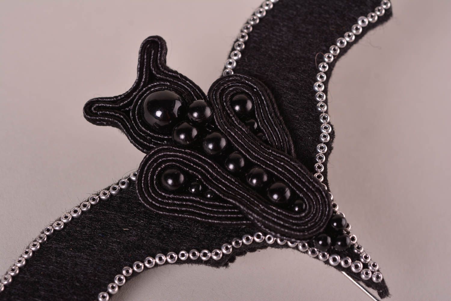 Broche textile Bijou fait main noir soutache Accessoire femme Chauve-souris photo 3