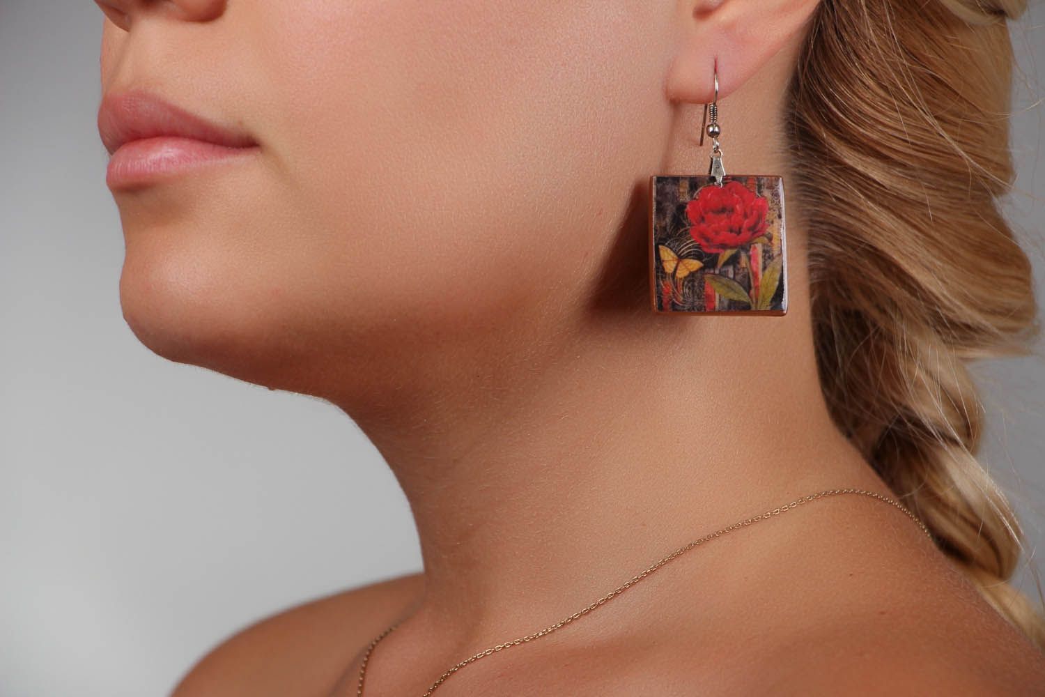Earrings with a red flower photo 5