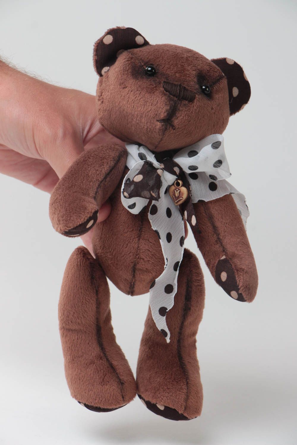 Мягкая игрушка медвежонок из плюша ручной работы милый шоколадного цвета с бантиком фото 5