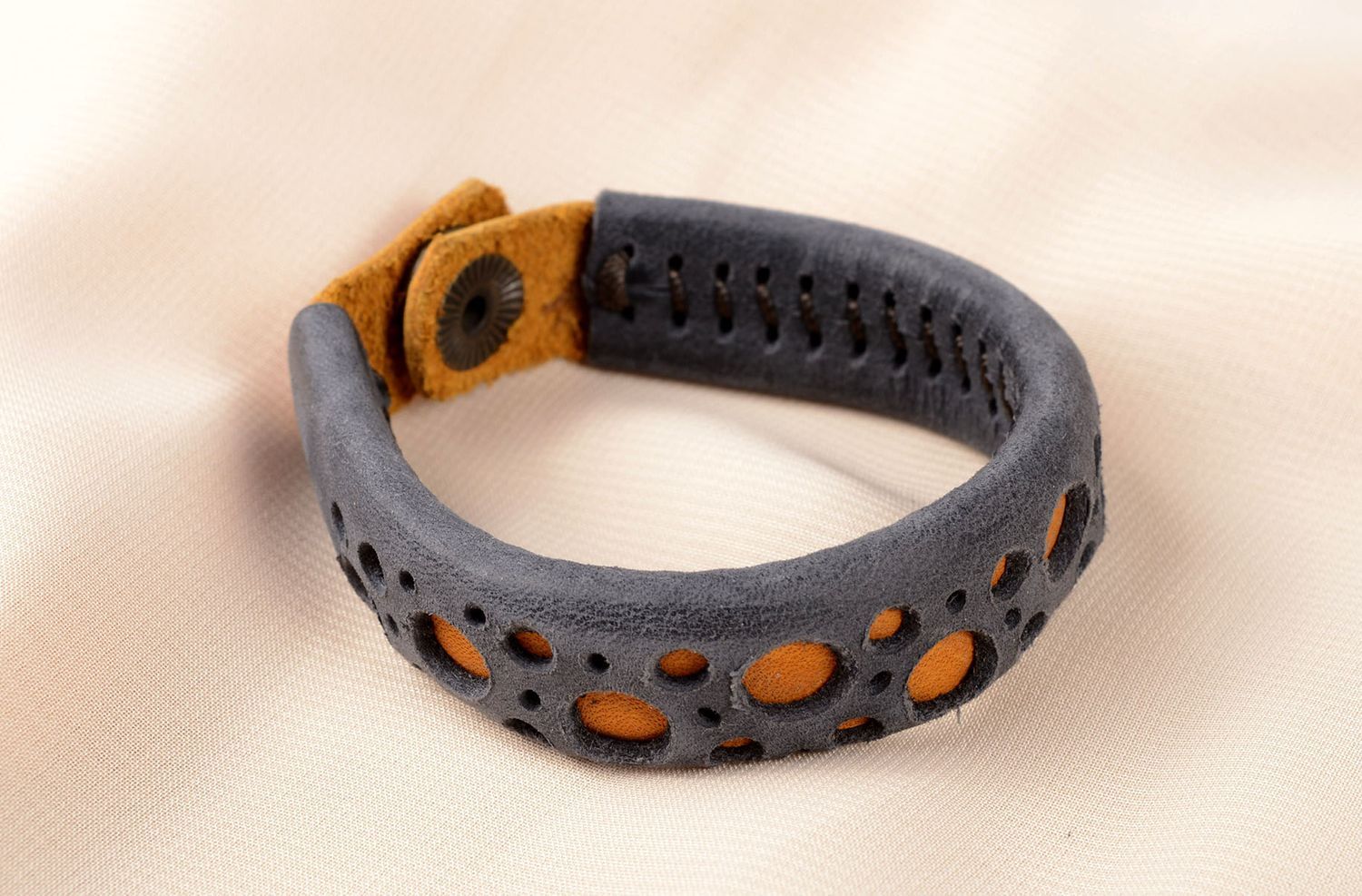 Кожаный браслет украшение ручной работы женский браслет из кожи черный с рыжим фото 5