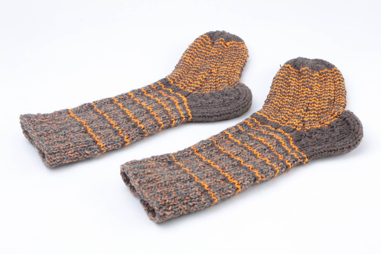 Meias listradas mornas artesanais de inverno tricotadas de fios de lã e de mescla de lã foto 4