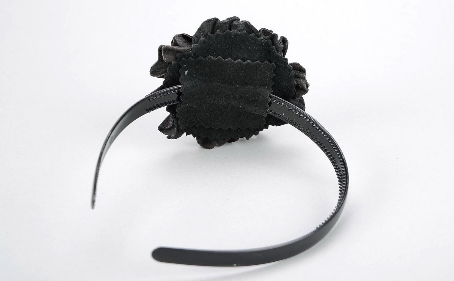 Diadema, corona para la cabeza, cuero, plástico “Flor negra” foto 3