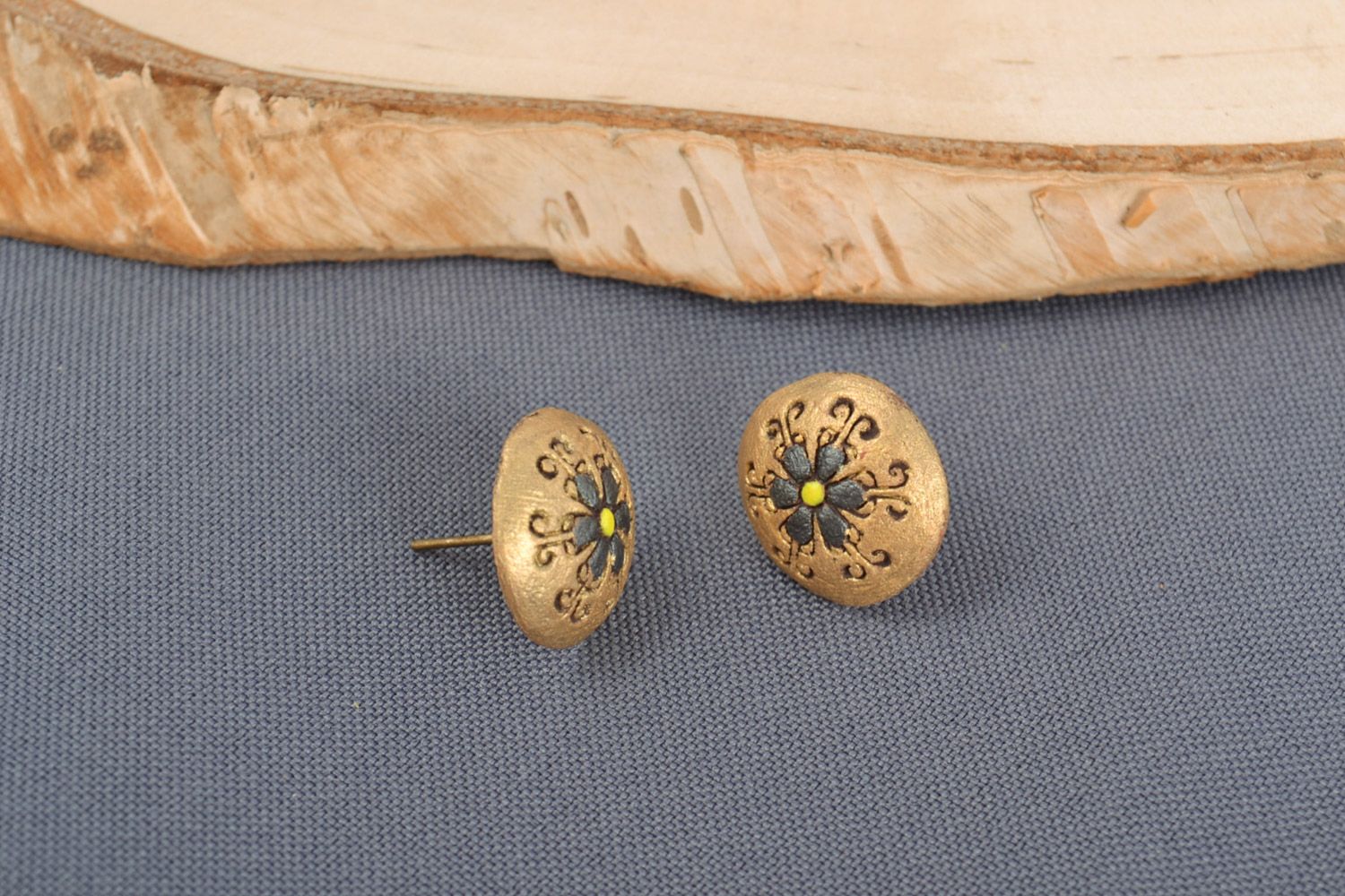 Handmade small round ceramic stud earrings with ornaments painted with acrylics photo 1