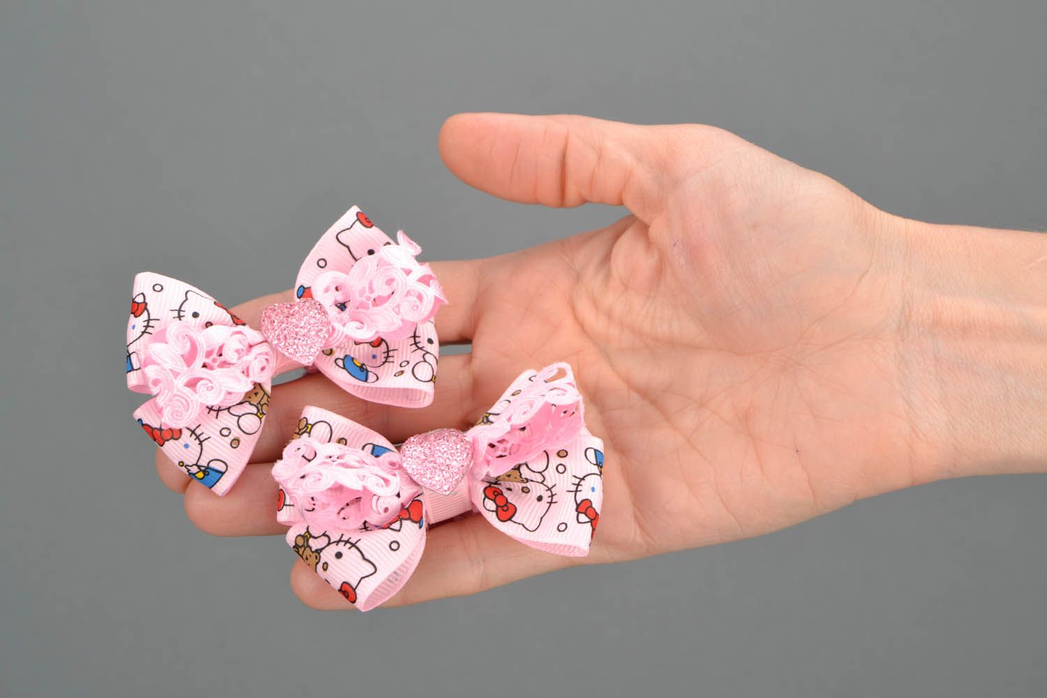 Pink scrunchies with bows photo 2