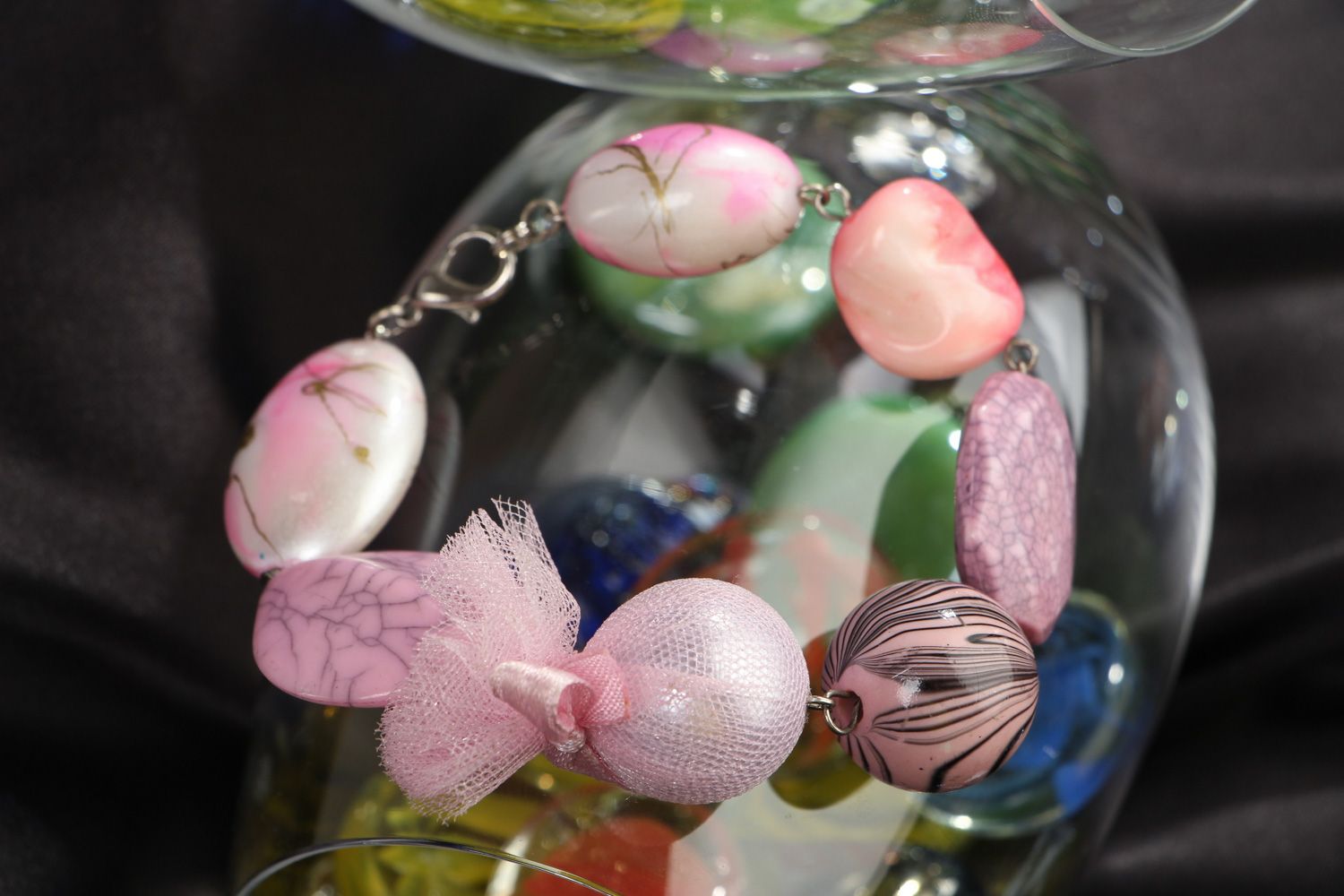Massive handmade wrist bracelet with light pink plastic beads and metal lock photo 3
