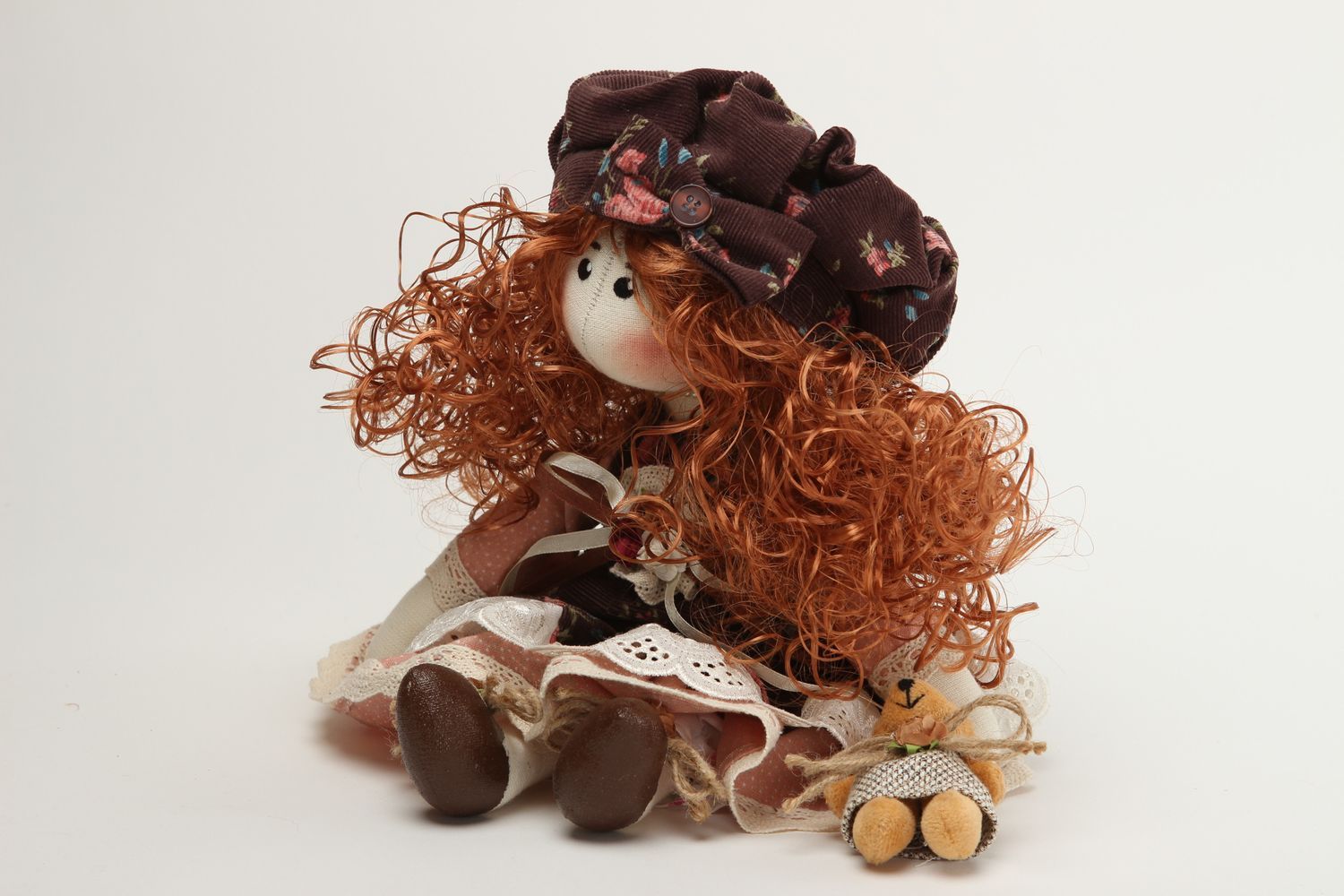 Muñeca artesanal de percal y pana decoración de interior juguete decorativo foto 2